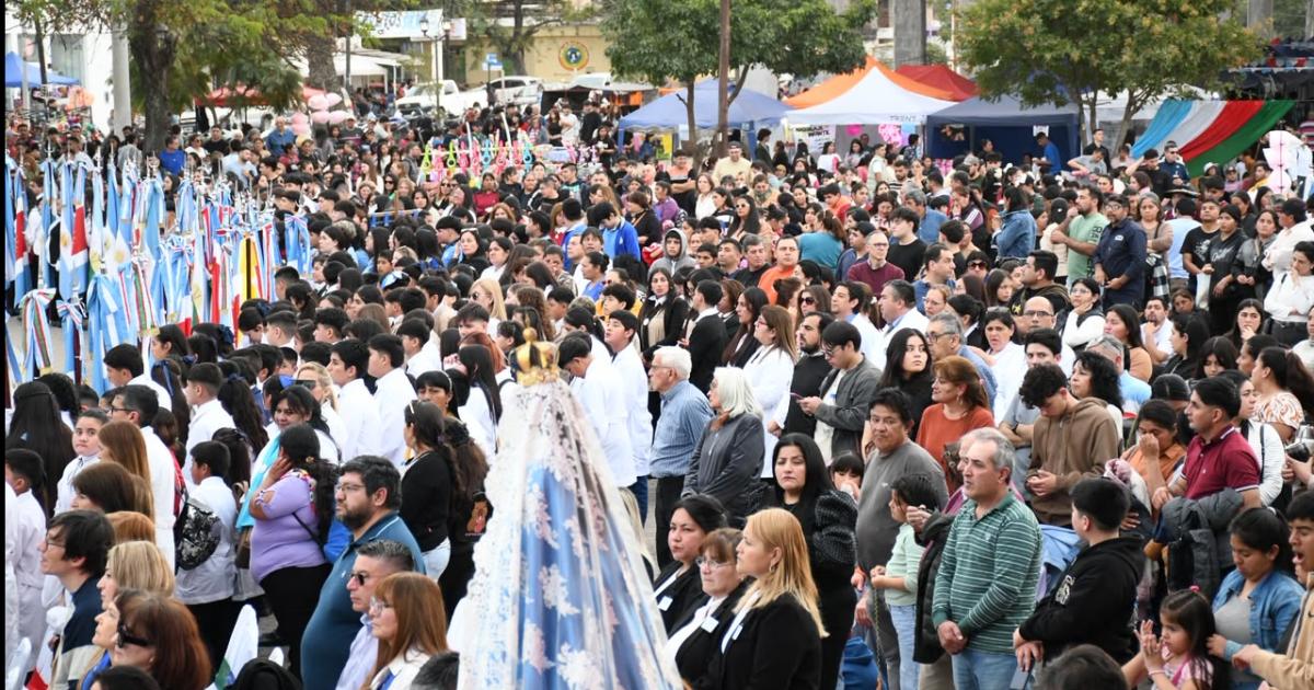 Fernaacutendez celebroacute su 136deg aniversario