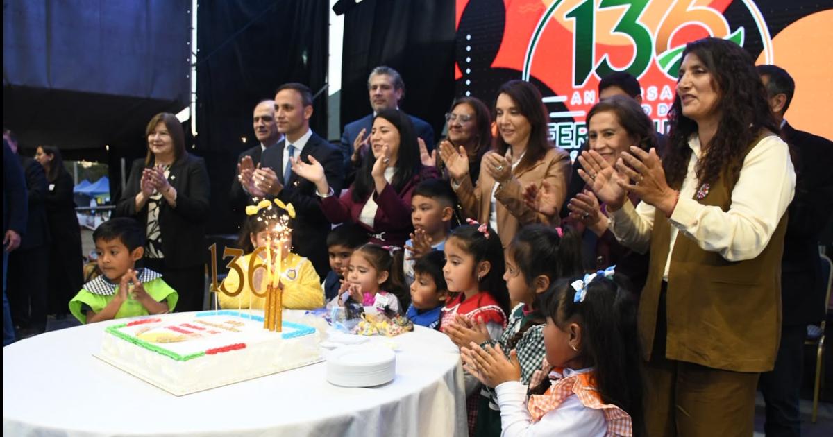 Fernaacutendez celebroacute su 136deg aniversario