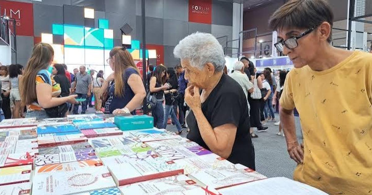 Libreriacuteas y editoriales santiaguentildeas rechazan un posible cambio en la Ley 25542