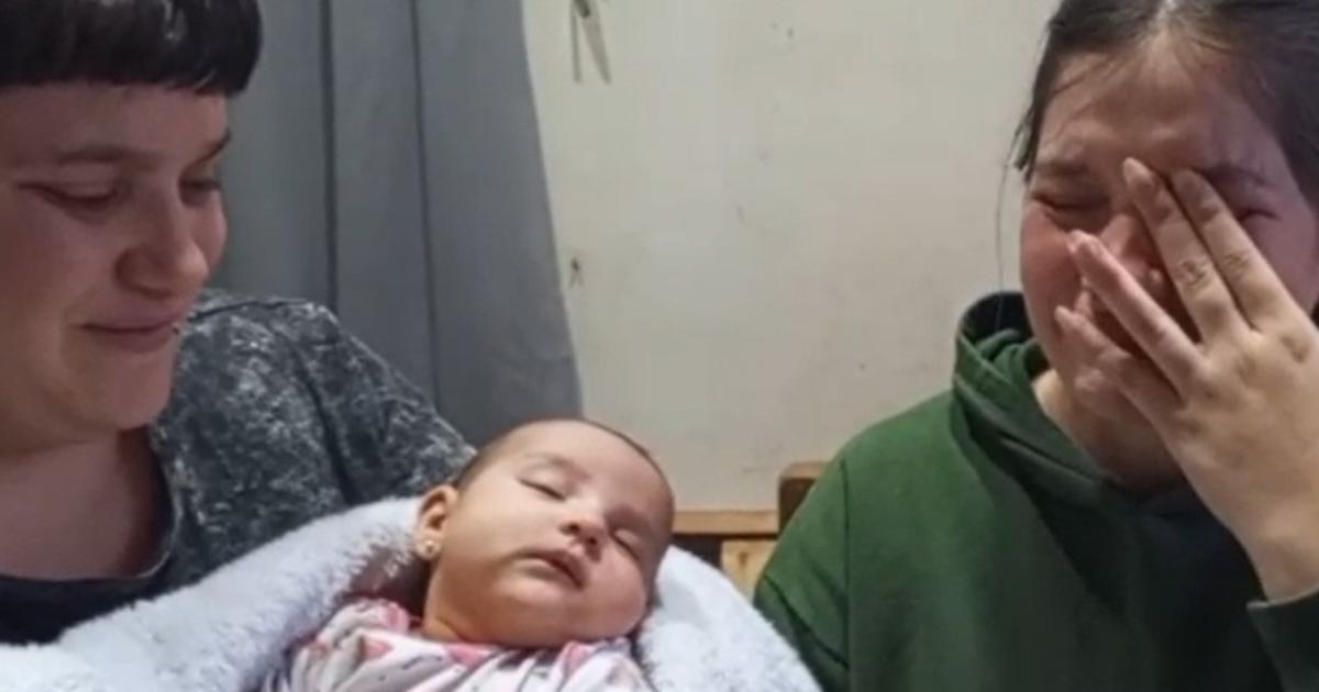 La beba Luz Clarita con su mam� y su tía Foto El Diario de Coronel Pringles