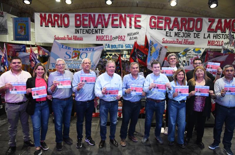 Mario Benavente recibioacute un fuerte respaldo del Frente Ciacutevico en dos multitudinarios plenarios