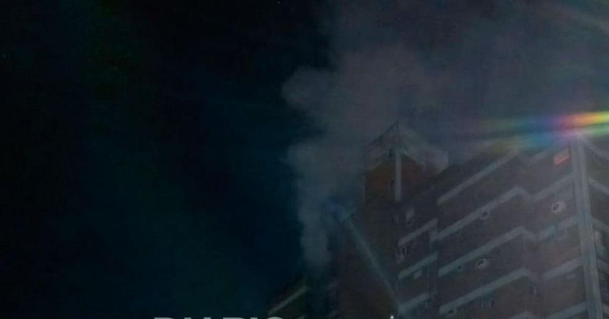 Incendio en un departamento de avenida Belgrano movilizoacute a bomberos y servicios de emergencia 