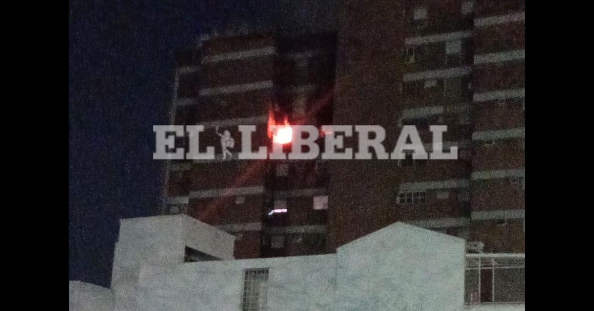Ramiro Petros fue internado de urgencia tras el incendio de su departamento en el centro