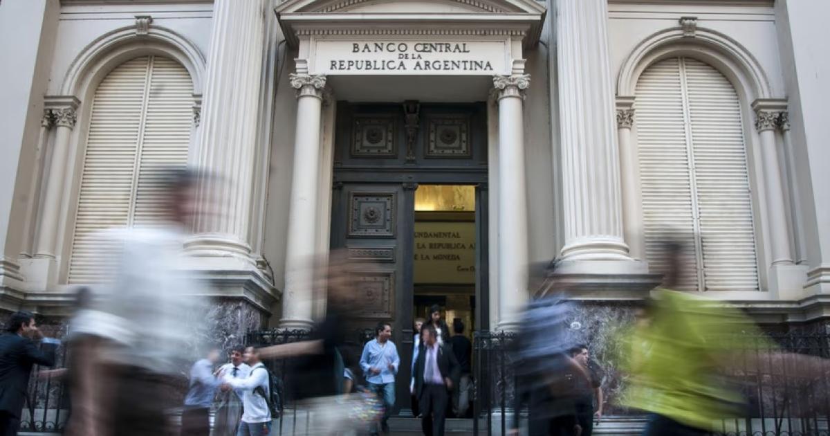 El Banco Central cortoacute con la racha compradora de doacutelares tras maacutes de 130 jornadas al hilo