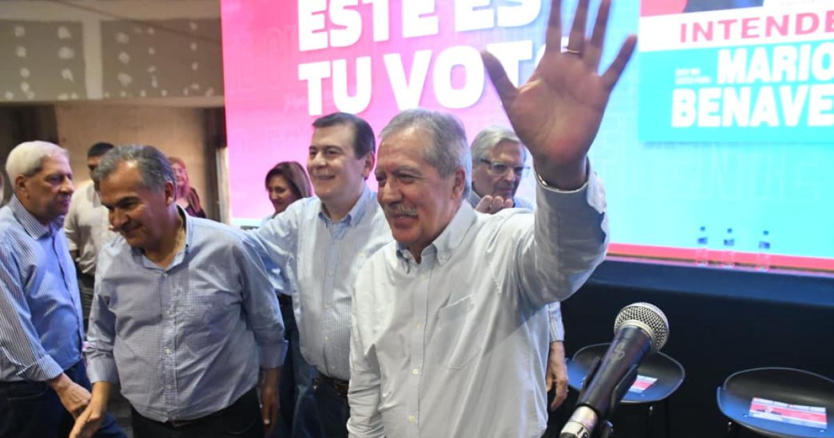 Concretan dos plenarios multitudinarios del Frente Ciacutevico en apoyo a Mario Benavente