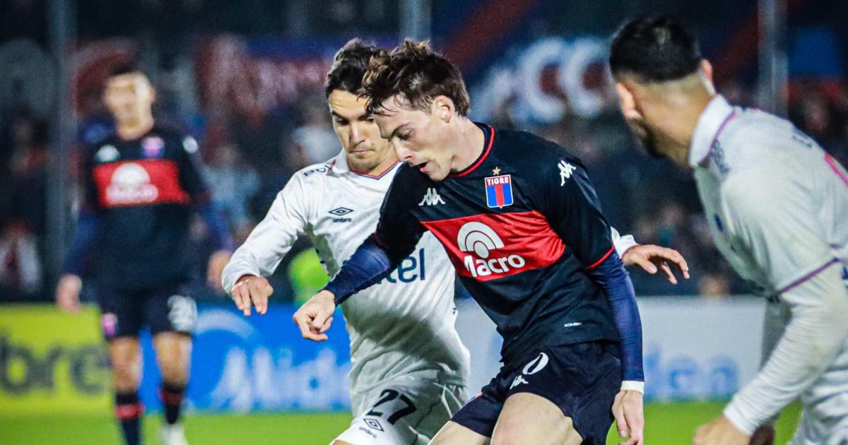 Pese a la derrota por 2 a 1 Tigre avanzoacute a octavos