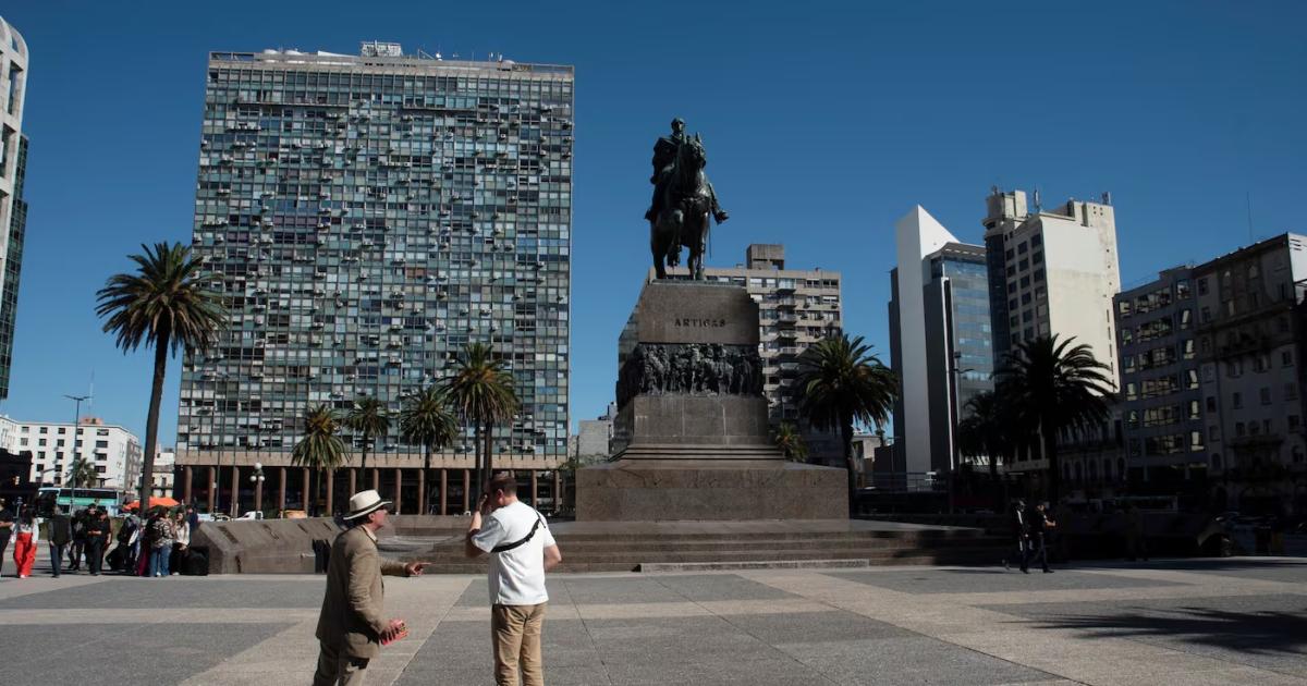 Donald Trump negocia con Uruguay para recibir a cubanos deportados de Estados Unidos