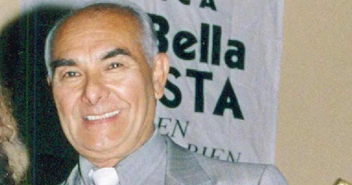 Carlos Miguel Fuentes El Jarillero le cantaraacute a Santiago en la Feria Artesanal