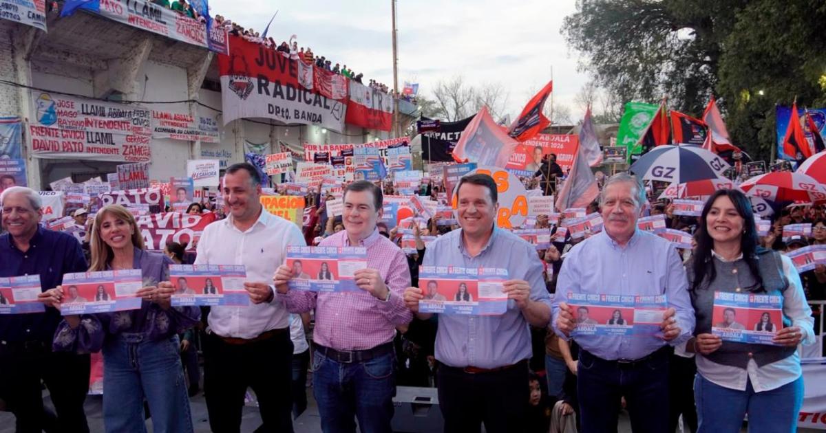 Llamil Abdala recibioacute un respaldo multitudinario en dos plenarios acompantildeado por Gerardo Zamora y Eliacuteas Suarez