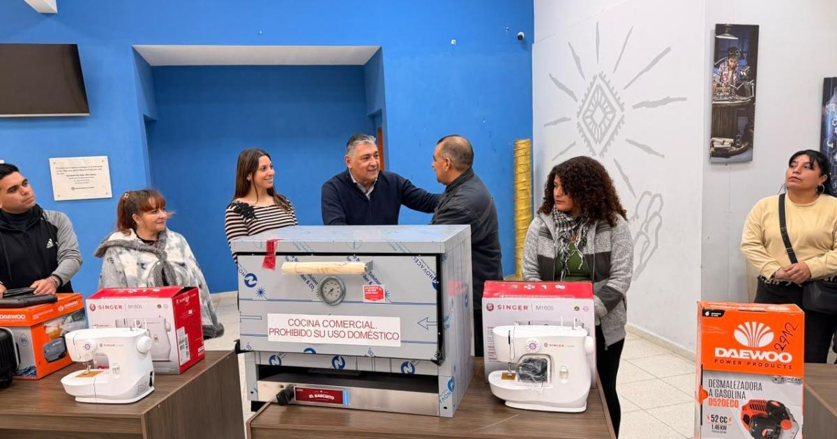 Los emprendedores bandentildeos reciben herramientas