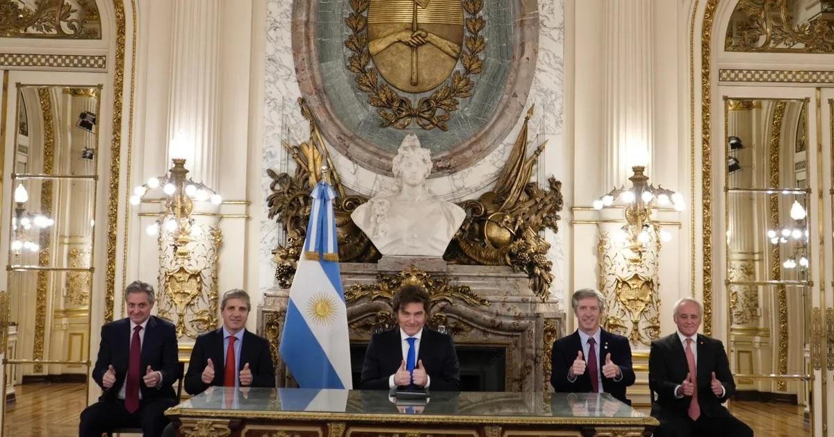 Milei anuncioacute la reforma del Banco Central y presentoacute un paquete de cambios econoacutemicos