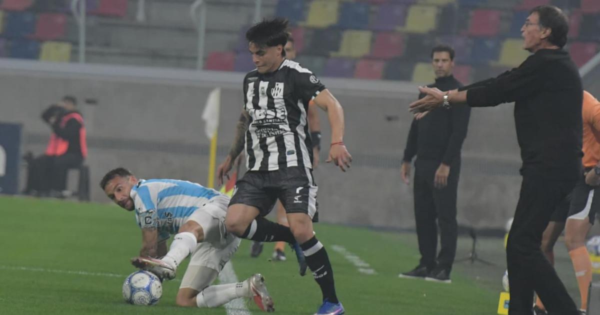 Dura derrota de Central Coacuterdoba ante su gente