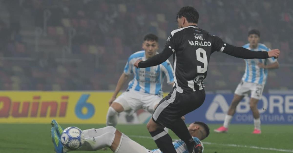 Dura derrota de Central Coacuterdoba ante su gente