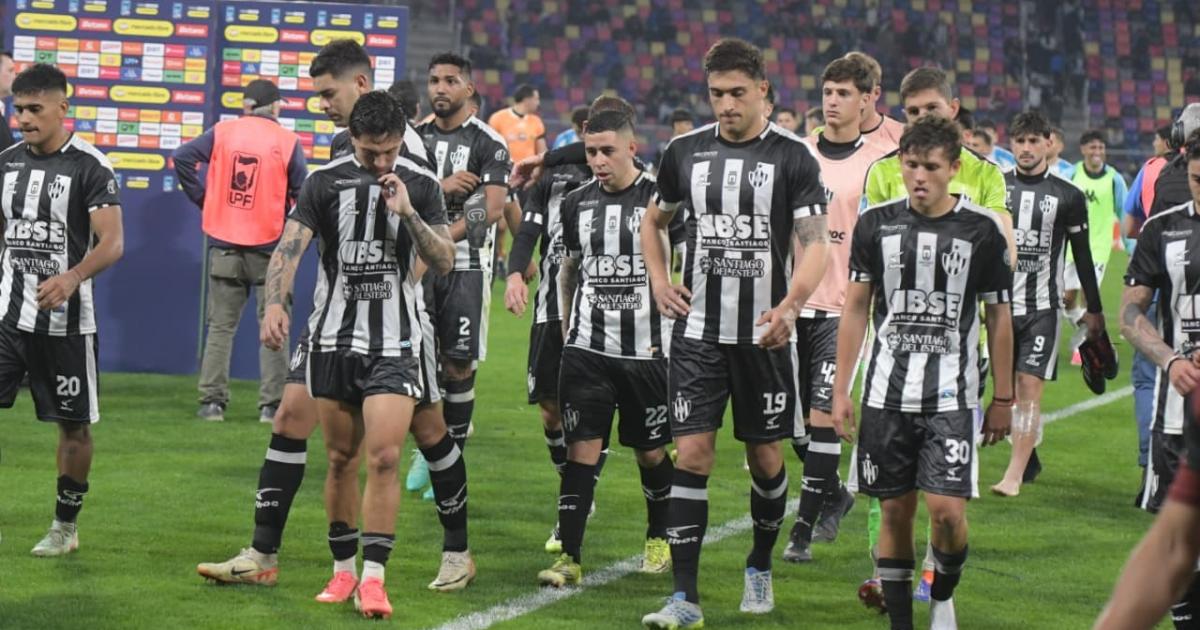 Central Coacuterdoba sufrioacute una dura derrota en el estadio Uacutenico Madre de Ciudades
