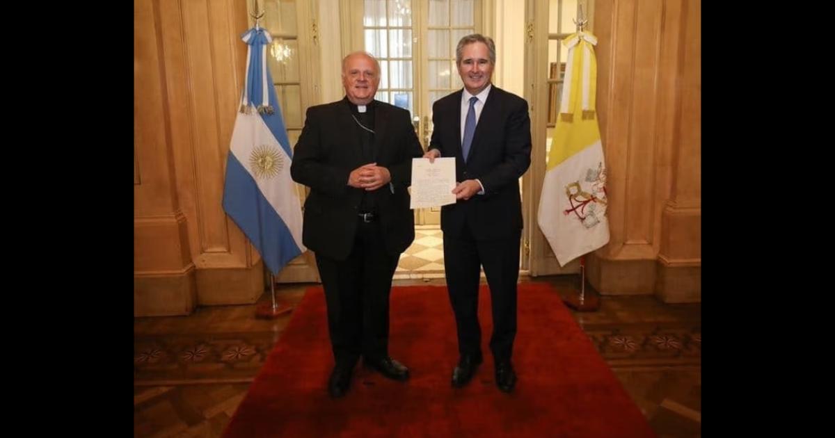 Milei recibe al nuevo nuncio del Papa y se empieza a delinear la visita papal a la Argentina