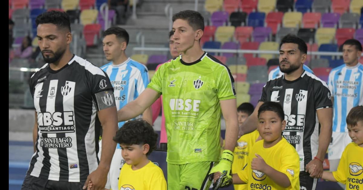 REFERENTE Alejandro Maciel se mostró dolido por la forma en la que cayeron el jueves ante Atl Tucumn