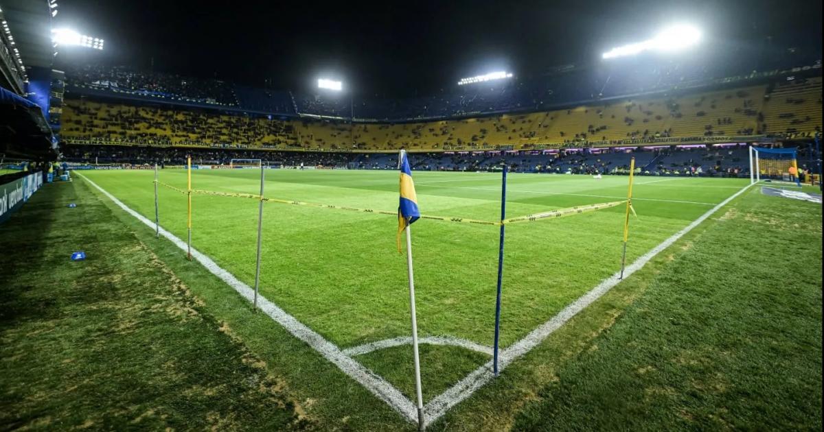 Boca muda su localiacutea- jugaraacute ante Estudiantes en la cancha de Huracaacuten por el mal estado del ceacutesped de La Bombonera