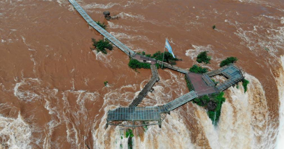 Cierran por 40 diacuteas el acceso a la Garganta del Diablo por riesgo de una crecida del riacuteo Iguazuacute