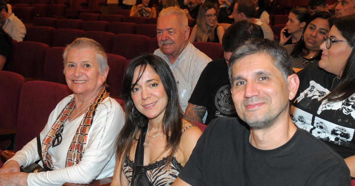 RALY BARRIONUEVO LO DIO TODO EN EL TEATRO