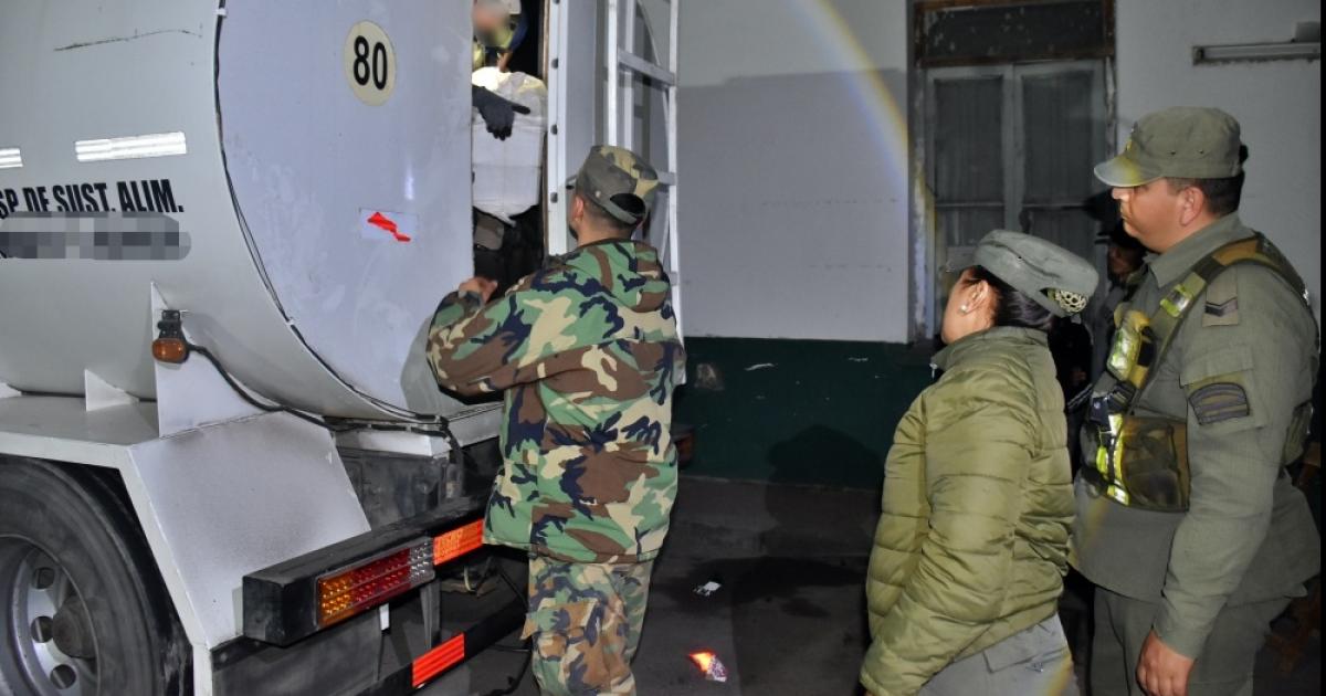 En Santiago cayoacute el cargamento con 446 kilos de cocaiacutena y en Salta hubo seis allanamientos