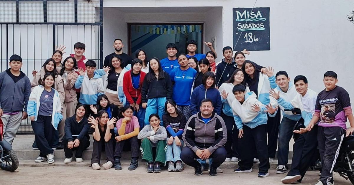 Continuacutea la novena a San Cayetano en capilla Villa Rojas