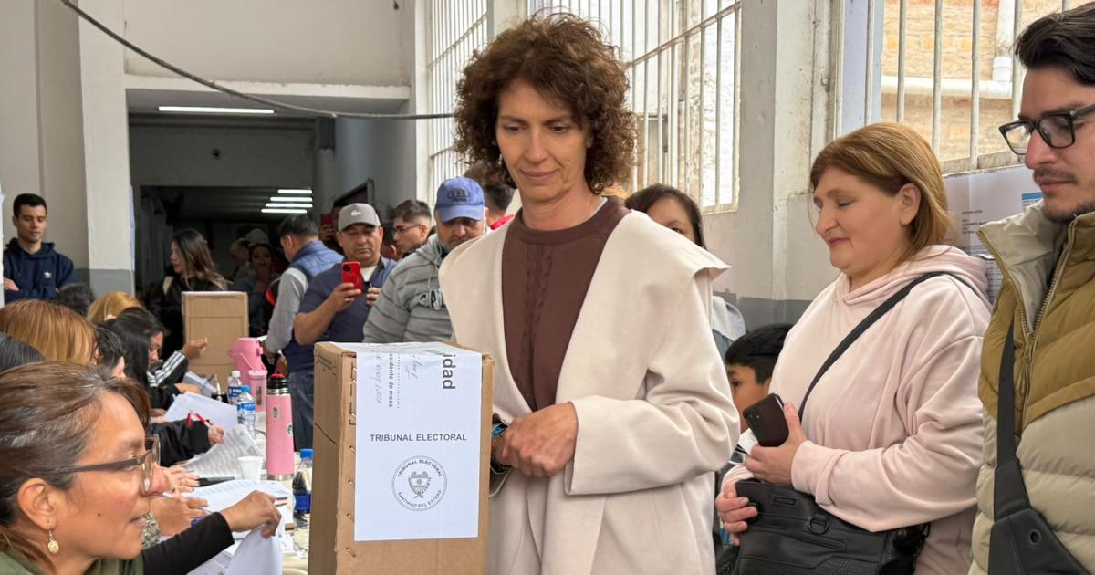 Paula Caacutenepa votoacute y convocoacute a los ciudadanos a participar de las elecciones municipales