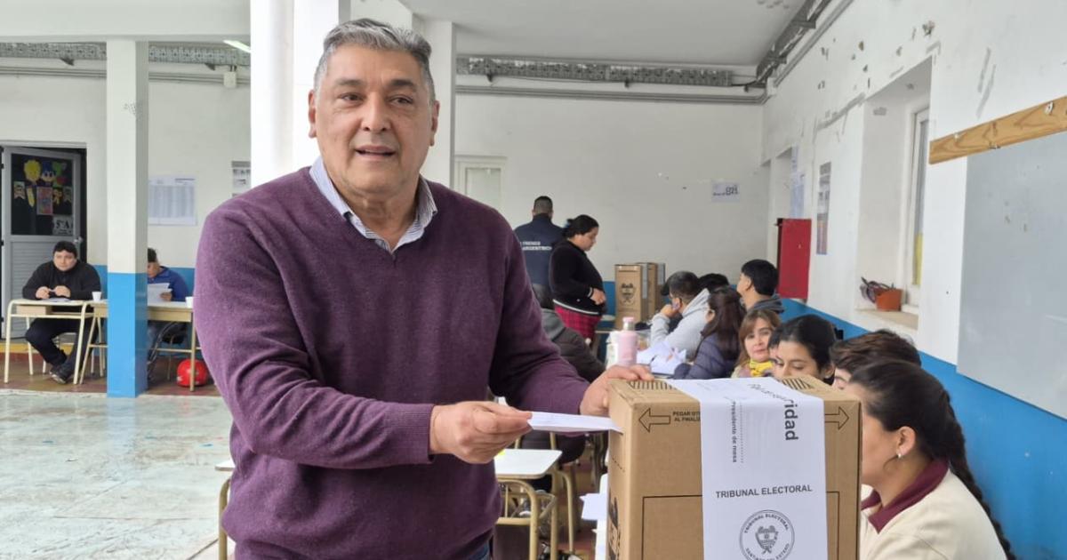 La jornada ciacutevica fue ejemplar afirmoacute Roger Nediani tras las elecciones