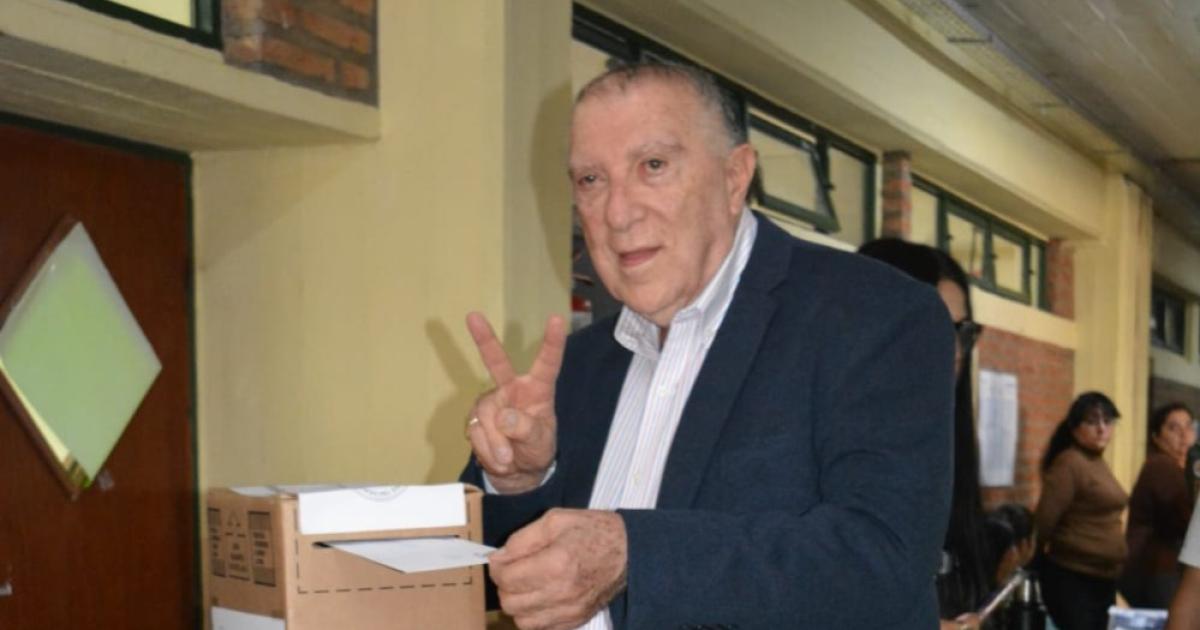 Humberto Salim es el poliacutetico maacutes ganador de la historia de Friacuteas