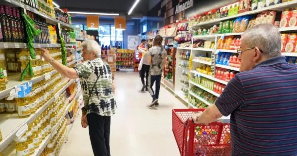 Por Decreto levantan maacutes restricciones y flexibilizan la importacioacuten de alimentos