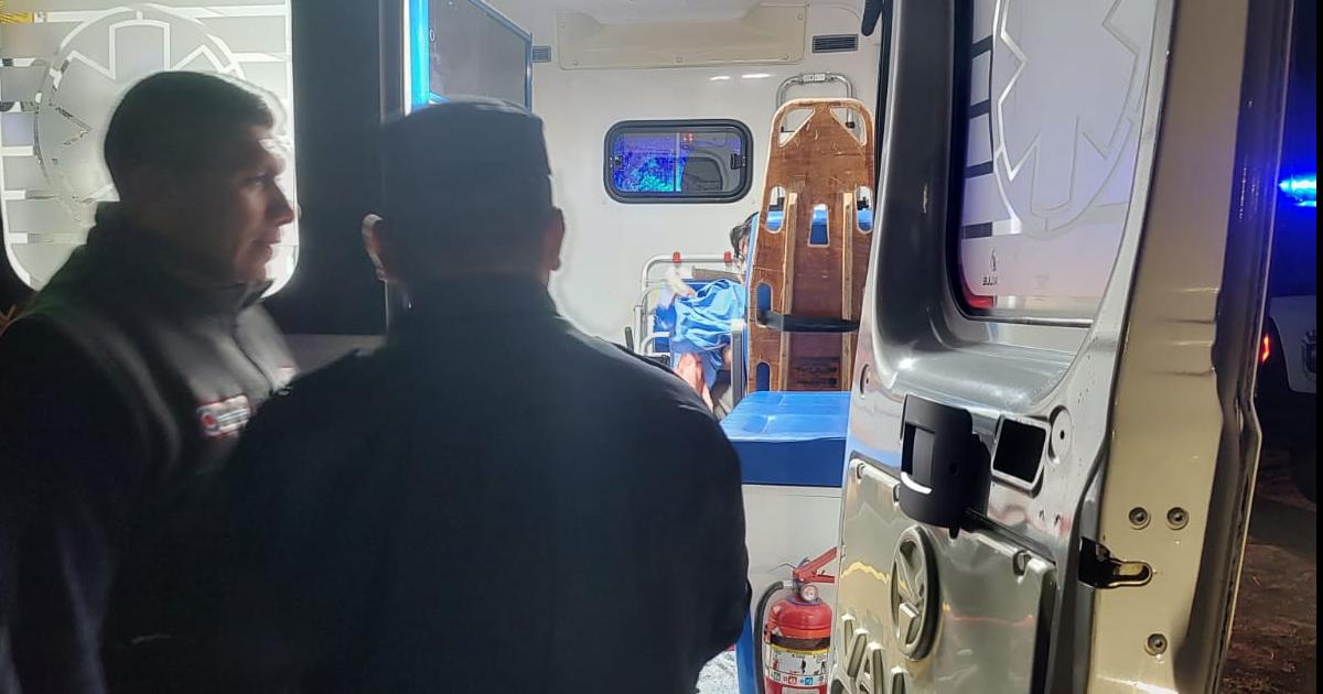 Policiacuteas obran de parteros al asistir a mujer que dio a luz en la vereda de una casa en el Bordm Siglo XIX