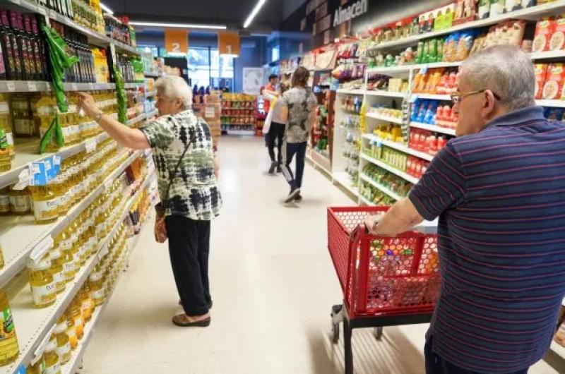 Por Decreto levantan maacutes restricciones y flexibilizan la importacioacuten de alimentos