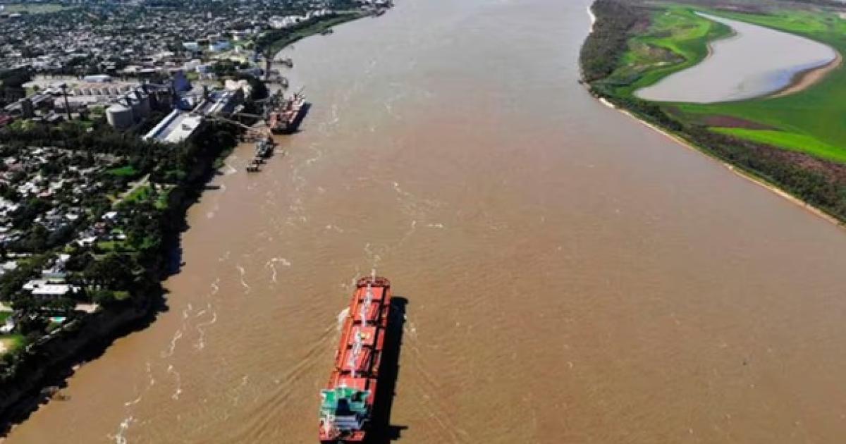 El Gobierno acordoacute con los praacutecticos y se levantoacute el paro que afectaba a los puertos