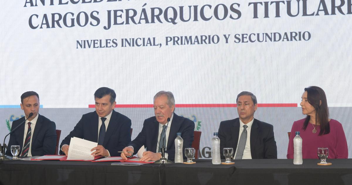 Eliacuteas Suaacuterez sobre el concurso para directivos docentes es una de las medidas maacutes importantes