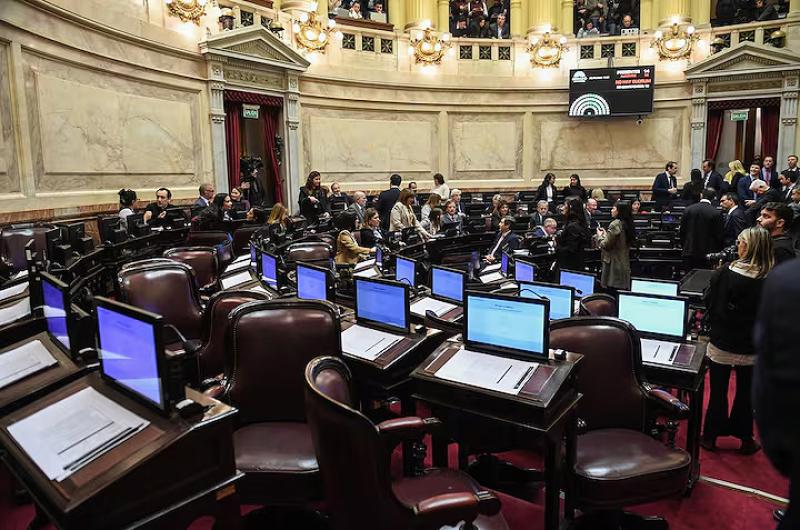 Sin los votos se cayoacute la reforma de la Ley de Tierras