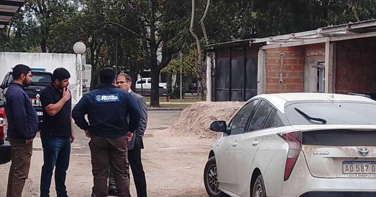 Meacutedico dijo que Romano llevoacute una mano al auto la otra a la cintura y eacutel disparoacute en defensa