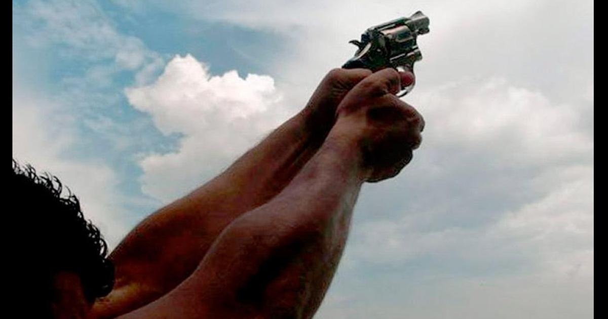 Le juroacute a su familia que los haraacute desaparecer y realizoacute disparos al aire