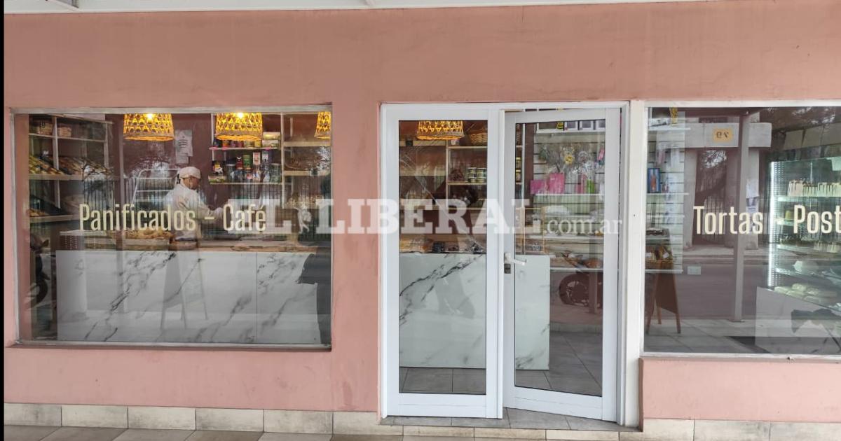 Robaron en una pasteleriacutea del barrio Ejeacutercito Argentino tras romper la puerta de ingreso