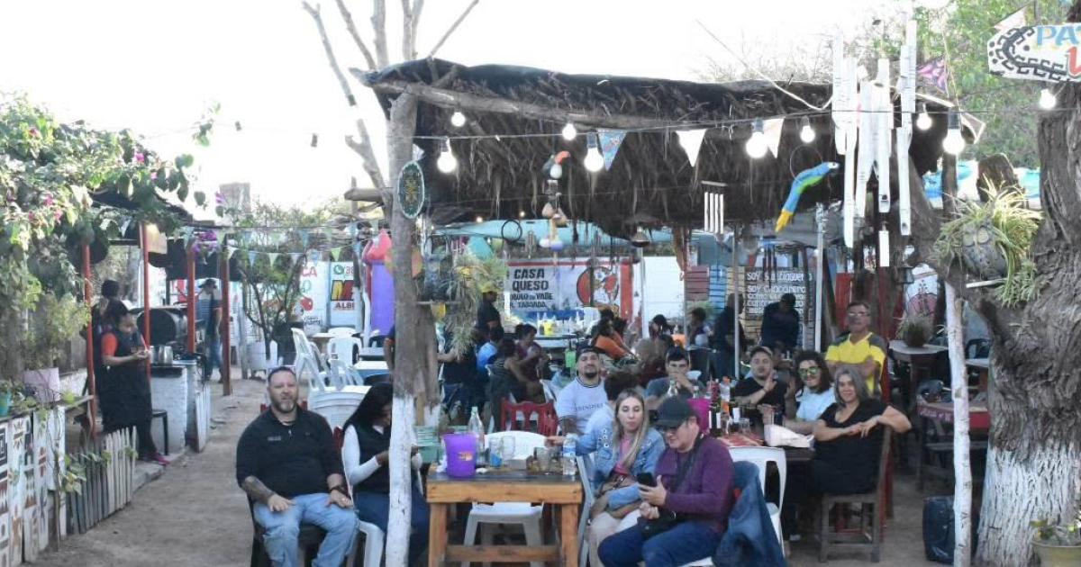Festejaraacuten el cumpleantildeos de la abuela Carabajal con cinco jornadas de muacutesica y comida