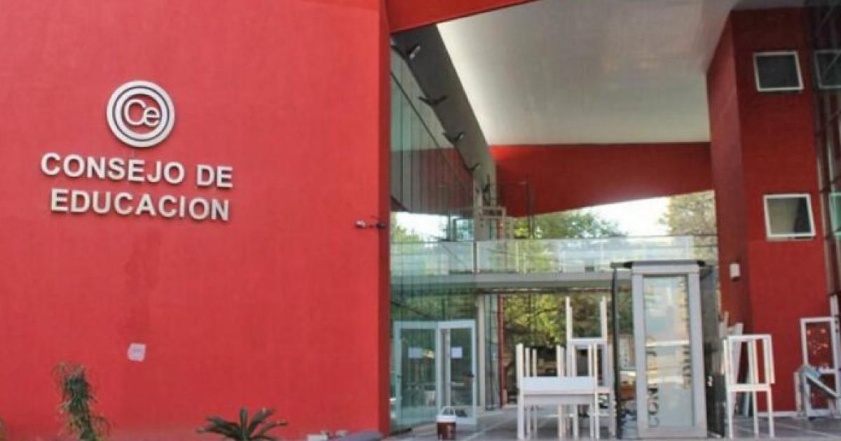 Ofrecen cargos y horas caacutetedra para docentes a traveacutes de Consejo Virtual