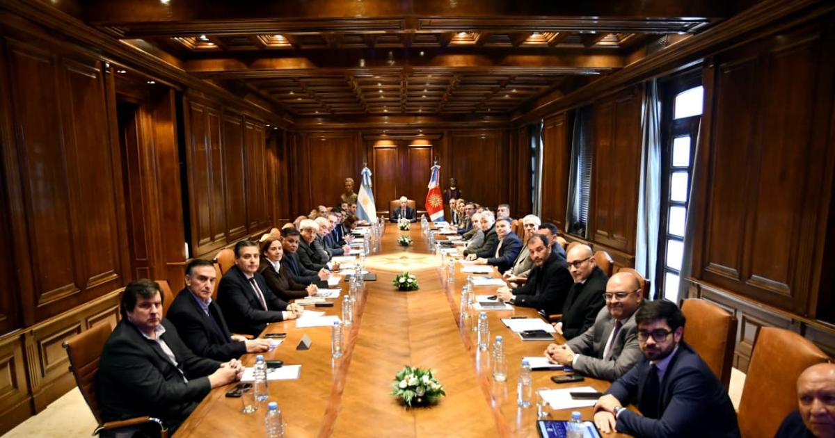 Eliacuteas Suaacuterez convocoacute a una reunioacuten de gabinete ampliada en Casa de Gobierno