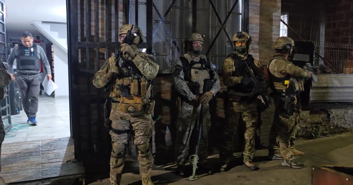 Golpe a una banda narco familiar- ocho detenidos y maacutes de 8 kilos de droga secuestrados