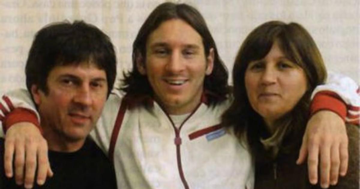 Lionel Messi con sus padres- Jorge y Celia (Foto- Archivo TN)