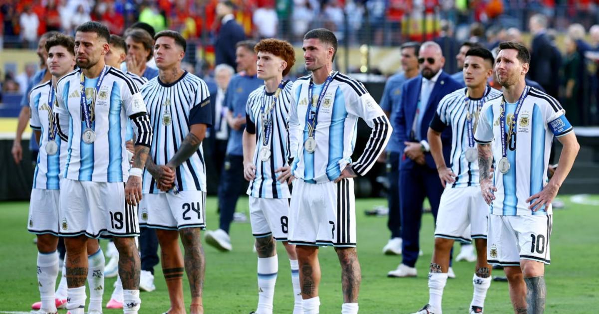 La Selección argentina tras la derrota ante España en la final del Mundial 2026 (Foto- REUTER)
