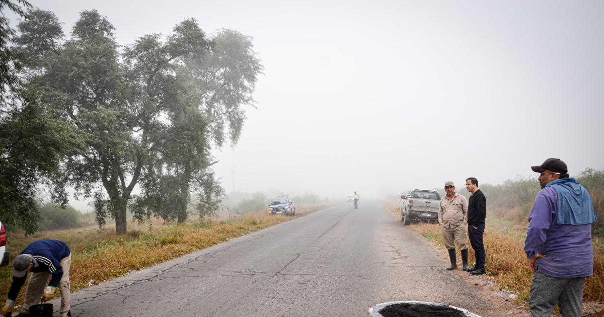 El municipio de Clodomira realiza bacheo en la ruta 11