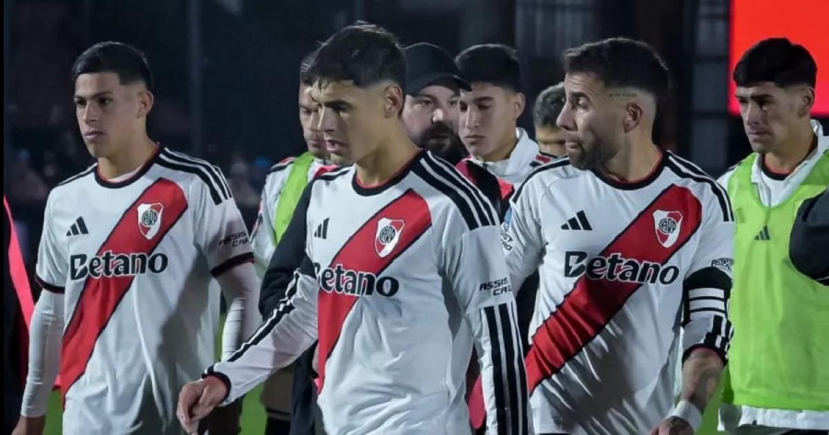 River en caiacuteda libre- seis derrotas al hilo y un reacutecord negativo ineacutedito en 125 antildeos