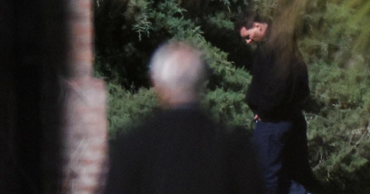 Concluyoacute la despedida a Jorge Messi en Rosario- su familia se retiroacute del cementerio El Prado