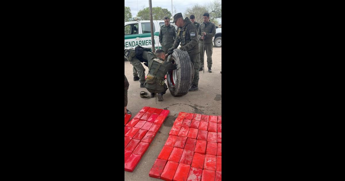 MAYO Cuatro meses antes ya había caído parte de la banda con 425 kilos de cocaína La acondicionaban en ruedas con el logo de Ferrari