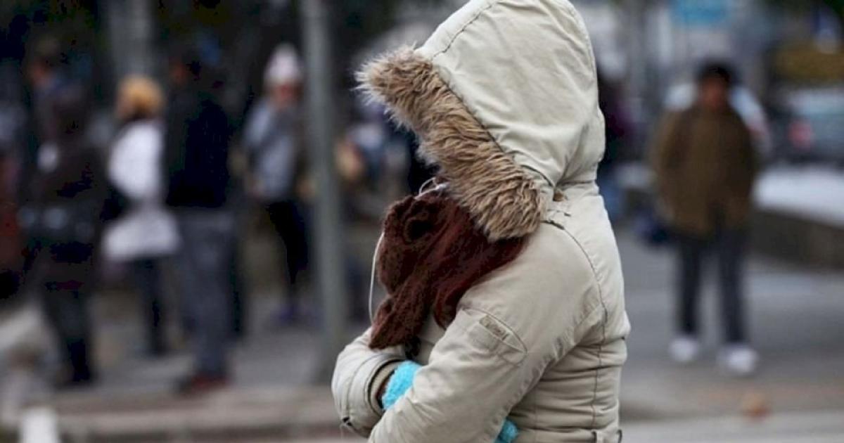 Lunes invernal en Santiago- anuncian una jornada fresca y sin lluvias