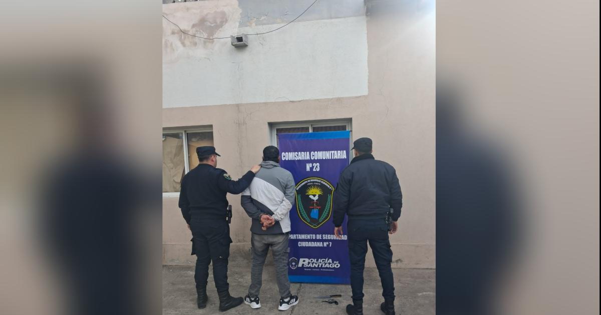 Fue a denunciar un hecho y terminoacute detenido porque llevaba un revoacutelver y un cuchillo 