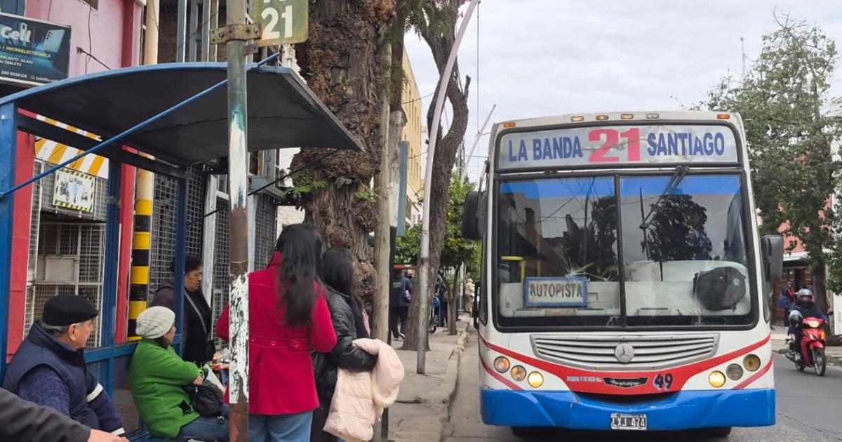 Paro de la UTA en la liacutenea 21 dejaraacute hoy sin servicio a usuarios